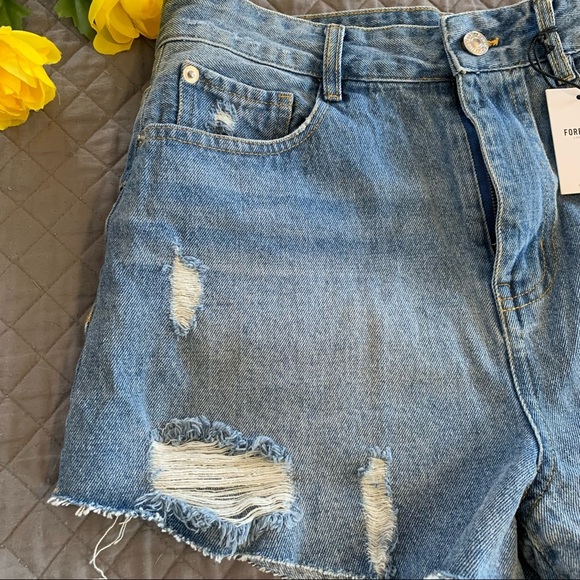 Forever 21 distressed high waisted jeans shorts size 27 NWT - Picture 2 of 6